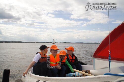 Экипаж яхты Бака тутума на буксире